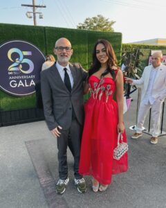 Sharon Carpenter Instagram - We don’t just dream of a more compassionate, cruelty-free world for our animal friends - we fight for it! Thank you @mercyforanimals for the amazing work you’ve done over the past 25 years and thanks to every individual who’s part of this crucial movement, speaking up for those who have no voice.❤️ #mercyforanimalsgala
