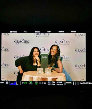 Sharon Carpenter Instagram - What an honor to be back to host the @allwomeninmedia #GracieAwards after-show with one of my fave producers @sorayazada. Big thanks to @fionabloom and, of course, my amazing stylist @bella_sophia_jewels and incredible designer @fashiondrug_by_anahit for the stunning outfit (no I didn’t wear flip flops for the show - that was just rehearsal 😅). And big thanks to @beauty_renovations for the gorgeous glam every single time. ❤️