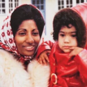 Sharon Carpenter Instagram - Happy Mother’s Day to the greatest mum of all time @artbygrace16.  As she worked her way up in the medical field - studying for the toughest exams, becoming a consultant at St. Thomas’ Hospital, running the Cytology Dept. at the Royal Surrey then moving to the US to become a professor at Harvard Medical School - one thing’s stayed consistent. She’s always been the most loving, inspiring and supportive mum anyone could wish for. ❤️🤗