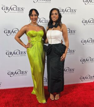 Sharon Carpenter Instagram - Such an honor to present (especially alongside the lovely @iamsarahgrafferty) at this year’s #gracieawards as well as host the after-show again. We were in a room filled with legends including #carolburnett #phyliciarashad #janefonda - and trailblazers such as #mariashriver and #kristenwiig. So many special and inspiring moments. Thank you @allwomeninmedia @vicangelobulluck @fionabloom ✨