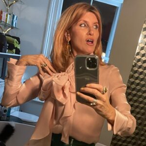 Sharon Horgan Instagram - At the @broadcastnow_mbi awards not winning. But it was great to hang out with just some of the amazing team behind @badsisterstv. Our legend of a director Dearbhla Walsh gave me a bar of Mammy chocolate as a consolation prize and it made me more happy than I can tell you.
My darling Julia @branchonthepark gave me so much jewellery to wear that I had to show them off even though I look like a dick.

Thank you @appletvplus for hosting us.
@mermantvfilm 
@fayedorn 
@dearbhlawalsh
@clelia_mountford 
@johannknobel 
@rebecca.parkinson 
#badsisters 
#mammy 

(Apologies to @clelia_mountford for only having a closed eyes pic but I had to show Mammy)