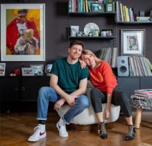 Sharon Horgan Instagram - Me and my little brother Mark @younghorgan spoke to the @thetimes about how much we hate each other.  Best to read the link in bio as I seem to have done a really shitty job of attaching the article

Photographs by the brill @anbatch