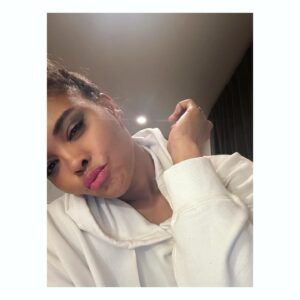 Sharon Leal Instagram - smooch and sulk. 🐻