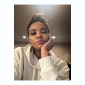 Sharon Leal Instagram - smooch and sulk. 🐻