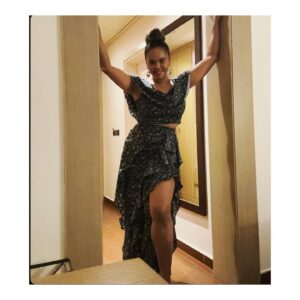 Sharon Leal Instagram - 🎉🎊
what new years dress i  brought ? 
#africanfit #madeinghana #sixteen 
MADE IN GHANA 🇬🇭