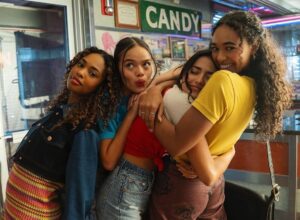 Sharon Leal Instagram - adorable sweetie faced LIARS! 😍😍😍😍
@chandlerlkinney @maliapyles @zariazariazaria @maiareficco #pllsummerschool
