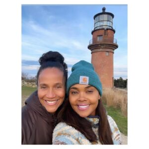 Sharon Leal Instagram - it’s somebody’s biiiiiiiirthday. this chick has been my ride or die for so long. when you are blessed enough to have someone in your corner since childhood, you cherish cherish cherish them. forever. happy birthday beautiful, dynamic, baddie. love you. @yvonnakopaczwright 💖🎂🥳🎁