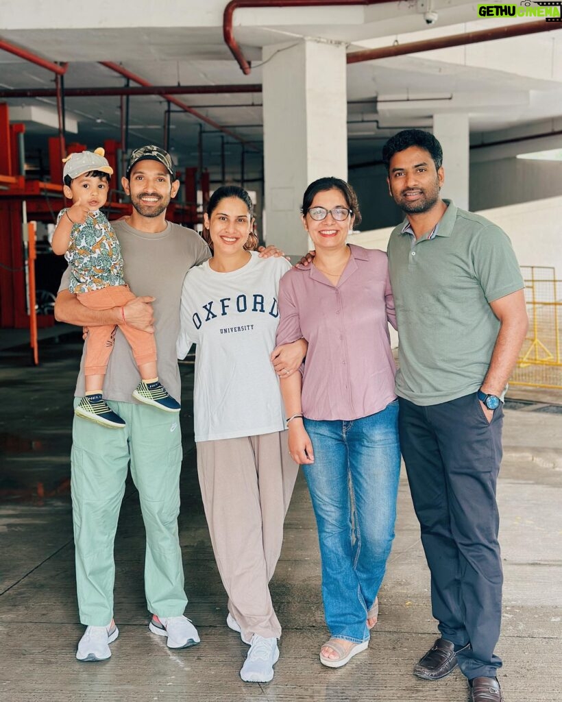 Sheetal Thakur Instagram - Lifelong friends ♥️ @the.girl.in.orange @prasanna_chowdary #littlekeegu