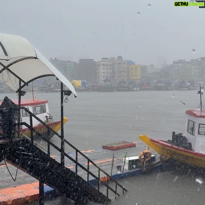 Sheetal Thakur Instagram - When life gives you rainy days 🌧️