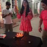 Sheetal Tiwari Instagram - Birthday celebration on set☺️🎂❤️