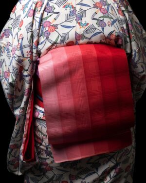Sheila Cliffe Instagram - Beautiful bingata kimono and new Hakata obi set. This set is sold. With tote bag from the UK. 可愛い紅型小紋セット．博多帯は新しい。　襟、帯揚げ、帯締め、イギリスのトットバッグ。　サイズは最後の写真。売れきれました。
#japaneseculture #japanesefashion #japanesestyle #sotd #stylista #tokyofashion  #over60style #over60andfabulous #over60 #grayhair #kimonobijin #advancedstyle #きもの  #きものコーディネート #着物  #着物生活 #着物好き #着物でお出かけ  #趣着物 

写真　@makishimaderek