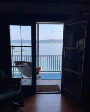 Shelby Simmons Instagram - Made a trip up to Washington State and got to appreciate how beautiful the leaves look when they blow in the wind, or how peaceful the sound of waves crashing on a beach can be.