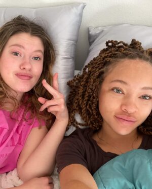 Shelby Simmons Instagram - We are all here to learn how to love ourselves and the people around us even more than we did the day before 💗