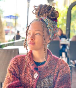 Shelby Simmons Instagram - Beginning this year with peace, patience, and persistence ✨