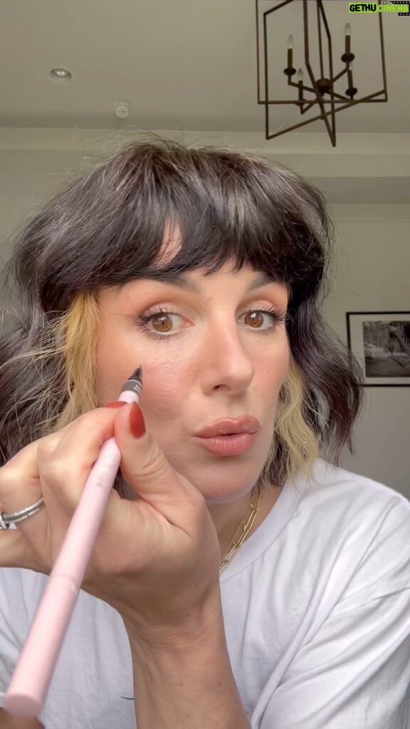 Shenae Grimes-Beech Instagram - SUNBURN FRECKLES makeup?! Gen Z, you’re onto something! Comment 🔥 for links a 15% off code for the faves I used to create my new favorite makeup look!