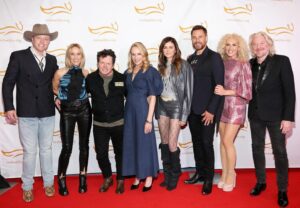 Sheryl Crow Instagram - Last night was a glorious celebration of giving hearts and the courage of Michael J Fox! Pray for a cure! @michaeljfoxorg