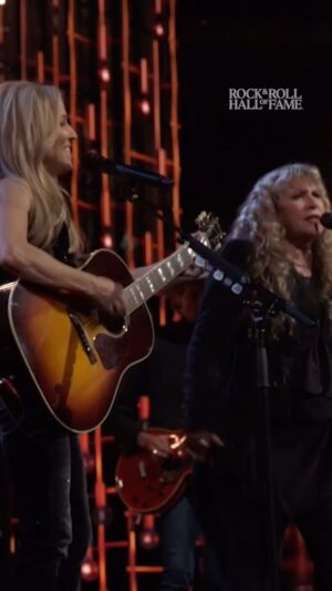 Sheryl Crow Instagram - Watch 2023 Inductee @sherylcrow team up with 1998 and 2019 Inductee @stevienicks, and @mrpeterframpton to deliver this rocking performance of “Everyday Is a Winding Road”.

Stream #RockHall2023 NOW on @disneyplus!