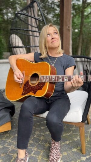 Sheryl Crow Instagram - “You Can’t Change The Weather” felt like an appropriate song today as we wait out storms and tornado watches in TN (not to mention the choir of cicadas!). The bird chirping along was another pleasant surprise. 😊