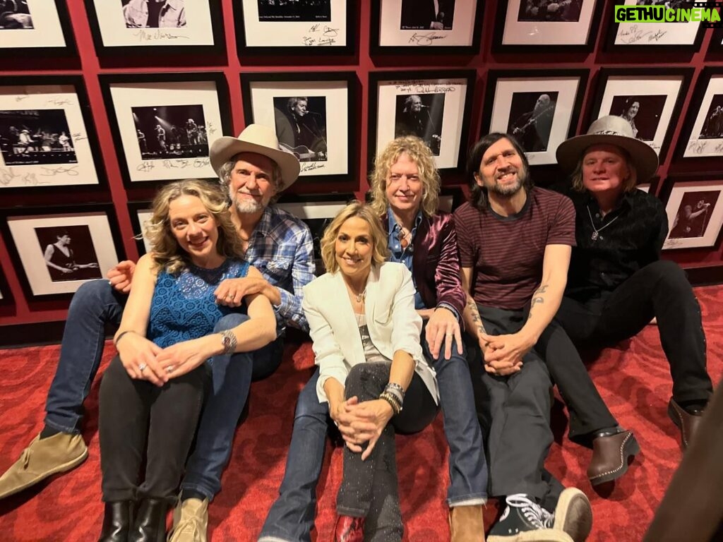 Sheryl Crow Instagram - What a great night we had playing new music from “Evolution” at the @franklintheatre. I am so grateful for this band!