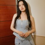 Shi Shi Instagram - 謝謝 @hit_fm_taiwan 還有歌迷朋友們，‘創作歌手獎’對我的意義很大， 是對於我所煩惱的、所堅持的、各種掙扎和對細節雕琢的一種肯定， 像是在告訴我這些過程都是值得的， 我會繼續寫歌給大家聽 好嗎🖤 昨晚很開心的享受了舞台， 也很享受和團隊奔波之後休息室裡安靜吃冰棒的時光 很經典，謝謝你們🩷 （對了，我的師弟們是否太帥了？） outfit @lseoul.official jewelry @HeartsOnFire #HeartsOnFireTaiwan styling @linxiuwei hair @plants_rick @apackofcigarettesaday makeup @clairechengmakeup @apackofcigarettesaday photo @rockykao456 manager @meluko1007 assistant @imhyl dancer @kobayashi518 @hsiaoxx @ef_yifuwang @__jocelyn98 #hito流行音樂獎