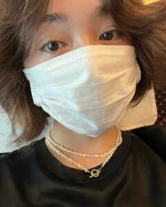 Shihori Kanjiya Instagram - 明日は 『頭痛肩こり樋口一葉』 大阪初日です！！！！！ そういえば東京からの新幹線が N700Sでした。 乗り心地が良かったです。 髪の毛は天パーが絶好調。 お稽古に入ってから美容室も行ってないのでボサボサですが、このまま駆け抜けるぞーーー！！！！！ 大阪公演、是非いらしてくださいね！ #舞台 #頭痛肩こり樋口一葉 #樋口一葉 #こまつ座 #大阪公演 #新歌舞伎座 #n700s