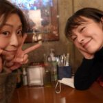 Shihori Kanjiya Instagram - 大大大好きな慈ちゃまと。 本当に本当に久々すぎて、 この日は話が止まらなかった。 出会いは舞台『ガラスの仮面』 慈ちゃんは乙部のりえ、私は北島マヤ。 最初の本読みで慈ちゃんに釘付け。 ただのファンです（笑） 顔だけ先生も毎週観てくれてありがとう！ 早くまた会いたいわっ！ #内田慈 #大好き な #俳優