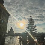 Shihori Kanjiya Instagram - 新婚旅行以来の 海外での年越しです。 日本はもうすぐ2024年ですね！ どんな年になるかな。 期待も不安も忘れるくらい目の前の事に没頭したいな。 楽しめるか楽しめないかではなく、 どんな事にも『夢中』になれますように。 今年もありがとうございました！ #2023 から #2024 #到着 したてで #眠い顔 #怒ってないよ #笑