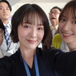 Shihori Kanjiya Instagram - 女子だけで撮ってたのに〜笑 成功した写真もありました😂 野呂さんのお芝居とっても素敵だったなぁ。 野呂さんも華也ちゃんもこのドラマで初めましてでしたが、本当に人もお芝居も素敵ですっかりラブです。 後ろに写り込んでる先輩たちはもちろん流石の一言！！！笑 八嶋さんは本番直前まで喋り倒して長い台詞をサラッと。 素晴らしい味付けをする姿に毎回舌を巻いております。 #土ドラ ＃顔だけ先生 #阿部華也子 #野呂佳代 #八嶋智人 #笠原秀幸