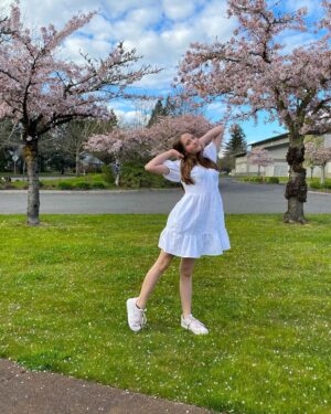 Shiloh Nelson Instagram - Spring flower 🌸