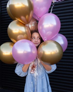 Shiloh Nelson Instagram - Officially a teen 😱 Thank you for all the birthday wishes!! 🎈🎈🎈P.C. @ashombercreative
