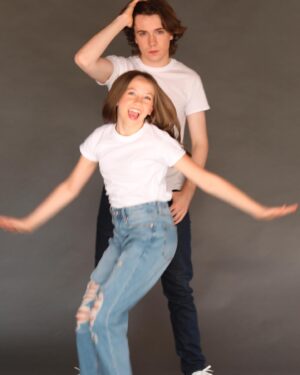 Shiloh Nelson Instagram - I swear we can’t take a serious photo sometimes....😂 @iamelijahnelson