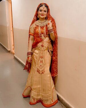 Shilpa Raizada Instagram - My first pic 😊🙏🏻in Sita ji role in “Jai Shri Ram Ramayan LIVE show” 

#shilparaizada #sitaji🙏 #ramayan #liveshow #