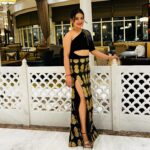 Shilpa Raizada Instagram – I love my all pics 😛 Bohat dino baad 😘👌❤️🖤💛 

Dress meri dost ki hai, and design by her 😘👌@tushita.jain waise suit kar rahi hai mujhpe 😛 Ankitaaaaaa 👌💕 

I just love myself more 😛👏🏻 proud of you @shilparaizada
#shilparaizada 
Thanks for click @_kamal.narang_ 👏🏻