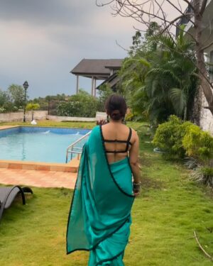 Shilpa Raizada Instagram - Ye mausam ka jaadoo hai 💚💚💚💚💚

I love #saree but saree’s love me more ❤️🙂👍

#blessed #gratitude #thankyouforeverything #🙏🏻