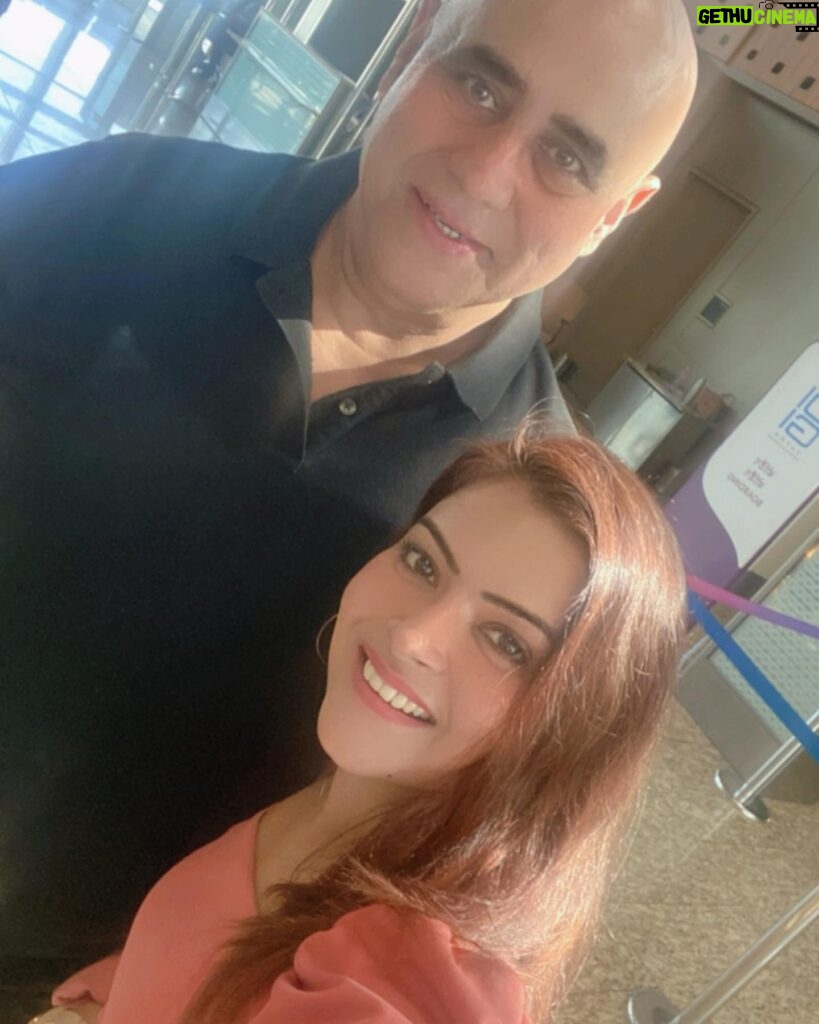 Shilpa Raizada Instagram - Delhi trip for an event with puneet sir @impuneetissar and Ranjeet sir @ranjeetthegoli and Rahul @the_heroooo Pic credit @the_heroooo thank you Rahul for this beautiful pics #trip #event #delhi