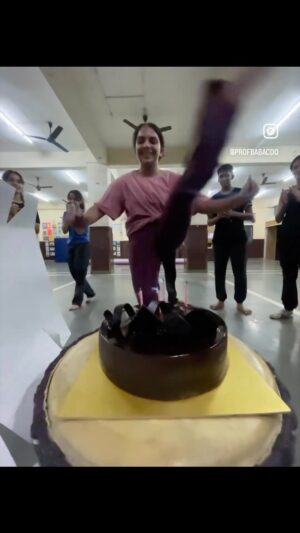 Shilpa Tulaskar Instagram - Thank you so much for this wonderful memory @profbabacdo ♥️. Your Gata is so lucky to have you walk alongside her on this beautiful journey . Best wishes to both of you😊. 
Papa is best for having chosen the best😊 @vishalshetty19 ♥️
@capoeiraindia #capoeira #capoeiralife