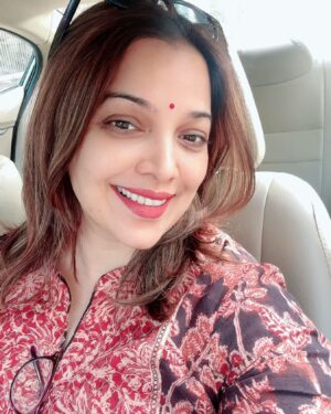 Shilpa Tulaskar Instagram - Chin up ! ❤️ 
I’m waiting for the rains… are you ? 😊