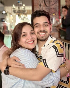 Shilpa Tulaskar Instagram - No more blues with Neel 😜😉. Holding on tight❤️❤️❤️. 
@swanand.ketkar be blessed with the best! 
Fun times 😊
@tutevhatashiofficial