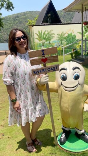 Shilpa Tulaskar Instagram - For a little more sea…a little more sand…a little more peace… an endless sky and loads of memories ❤️❤️❤️
 Thank you so much Watch this space for the activities there!
 @rivercoastresort ! Your love and warmth touched our hearts ! The beautiful wooden cottages, fabulous food ,the calm river and the amazing view will stay with us forever 😊. We had a fantastic stay !
 

@rivercoastresort ❤️❤️❤️
 
#malvan #kokan #tarkarli #watersports