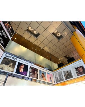 Shim Eun-kyung Instagram - 아직도 꿈만 같다.. 
또 가고싶어!!! 
…ready for it? 과 style과 cruel summer와
아니 그냥 등장 하실때부터 저는 목청껏 소리 지를 수 밖에 없었다네요…
테일러언니는 정말…신이세요!!! 콘서트를 보고 이렇게 가슴벅찰수가.. 용기와 행복을 전해줘서 고마워요 테일러!
한국 내한도 기다릴게요~!!
테일러 보느라 잠 한숨 못잤다고!!
@taylorswift