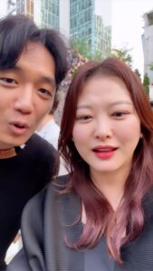Shim Jin-hwa Instagram - - 여러분!!!!! 제가 잡았어요‼️‼️‼️‼️ @heo_hk 이제 솔이 선재 무조건 해피엔딩이예요🥹 걱정마세요🥰🫶 선재야♥️ 내가 이렇게 널 생각해🥹 걱정말구 많이 행복해🌸