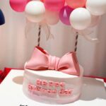 Shim Jin-hwa Instagram - - 사랑하는 지우언니 혜원언니 생일💛🌸 멋진분들이 내 삶에 함께 한다는 감사함❣️ 알라뷰 지미슈개작시🌷 리본 풍선 케익은 @momocake79 입니다. 풍선은 조이파티 @joyparty_79 입니다. (네이버에 조이파티 검색 후 홈페이지에서 보시는 게 더 다양하다고 합니다. ) ✔️아! 협찬 전혀 아니고 다 내돈내산 입니다.