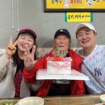 Shim Jin-hwa Instagram - - 어제 아부지도 뵙고 옴💕 올해 90세의 나이가 믿기지 않게 건강하시고 술도 한잔 하시는 아부지💛 어제 6.25부터 군대 얘기까지 ^^ 90년의 시간을 들음 ㅋㅋ 아부지~ 지금처럼 많이 웃고 건강하세요❣️ 매일 아부지 챙겨주시는 우리 기례이모 진심 감사합니다. 두 부부분은 하늘에서 내려오신 천사님이세요♥️ 늘 함께 해주는 우리 영수💜 고마워 고마워. 함께하고자했으나 날짜가 계속 안맞아 못온 사랑스런 당신들도 거마워. 우리 기례이모 광운대역 근처에서 마산아구찜해요!!! 근처 계시면 많이 애용해주세요🤗 [마산아구찜. 광운로 72]