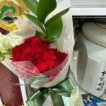 Shim Jin-hwa Instagram - - 어버이은혜 감사합니다🌷 이틀전 원효씨가 부산가서 어머님 뵙고 오고 오늘은 같이 아버님 뵈러 다녀왔다. 우리 아버님 하늘나라 가신지 벌써 5년째라니… 아버님💛 많이 보고싶어요.