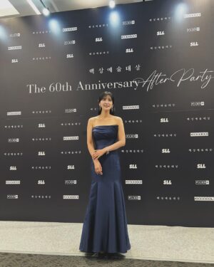 Shin Dong-mi Instagram - 백상예술대상 2024 🫰🏻💙