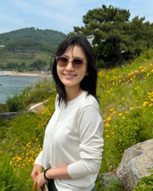 Shin Dong-mi Instagram - 🌼🌿🩵
