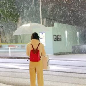 Shin Dong-mi Instagram - 여행에서 만난 눈🌨️⛄️🌨️