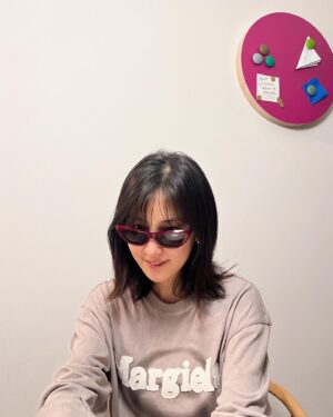Shin Dong-mi Instagram - 😎✨