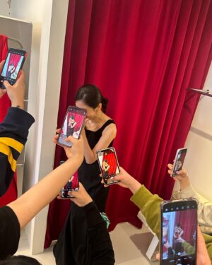 Shin Dong-mi Instagram - @styler_mag  촬영 함께한 모두 고마워요✨📸✨