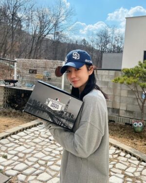 Shin So-yul Instagram - ⠀
⠀
#mlb서울시리즈
집관 예정이지만, 모자는 있지⚾️
⠀
⠀
⠀